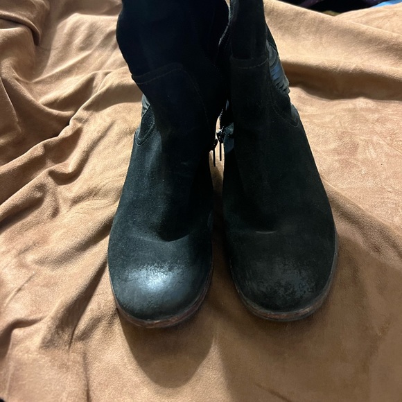 UGG Australia Annisa Mid Calf Boot in size 7 used. - Picture 6 of 10